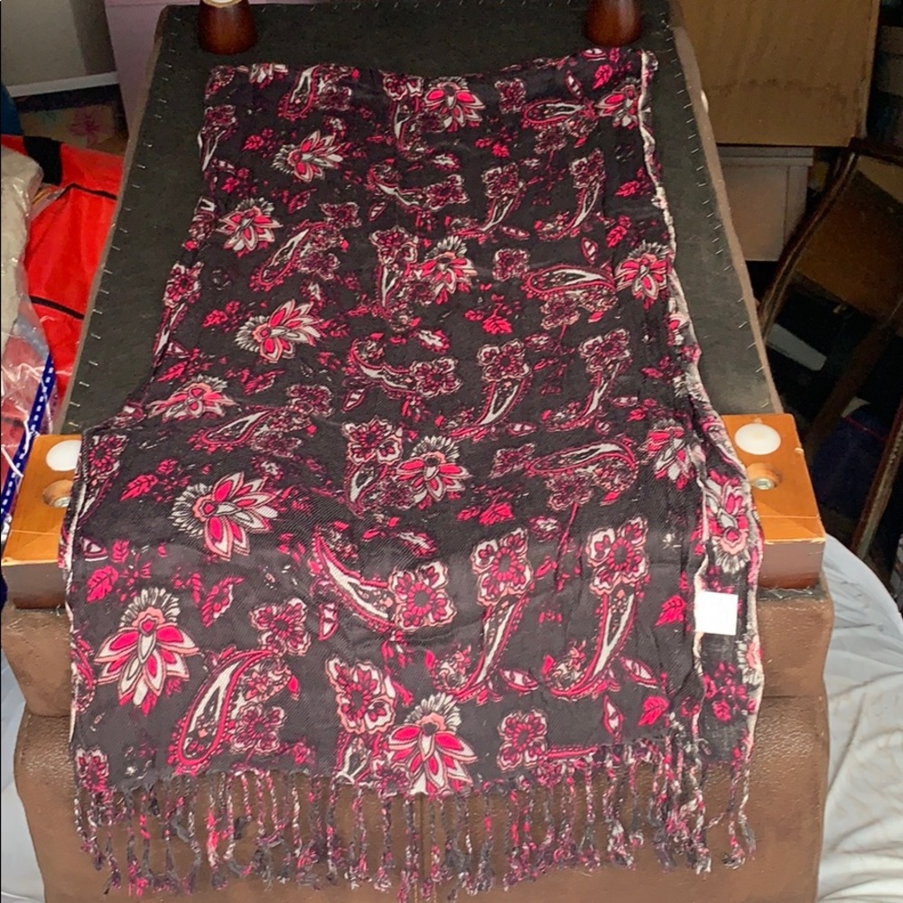 Scarf - Picture 2 of 3